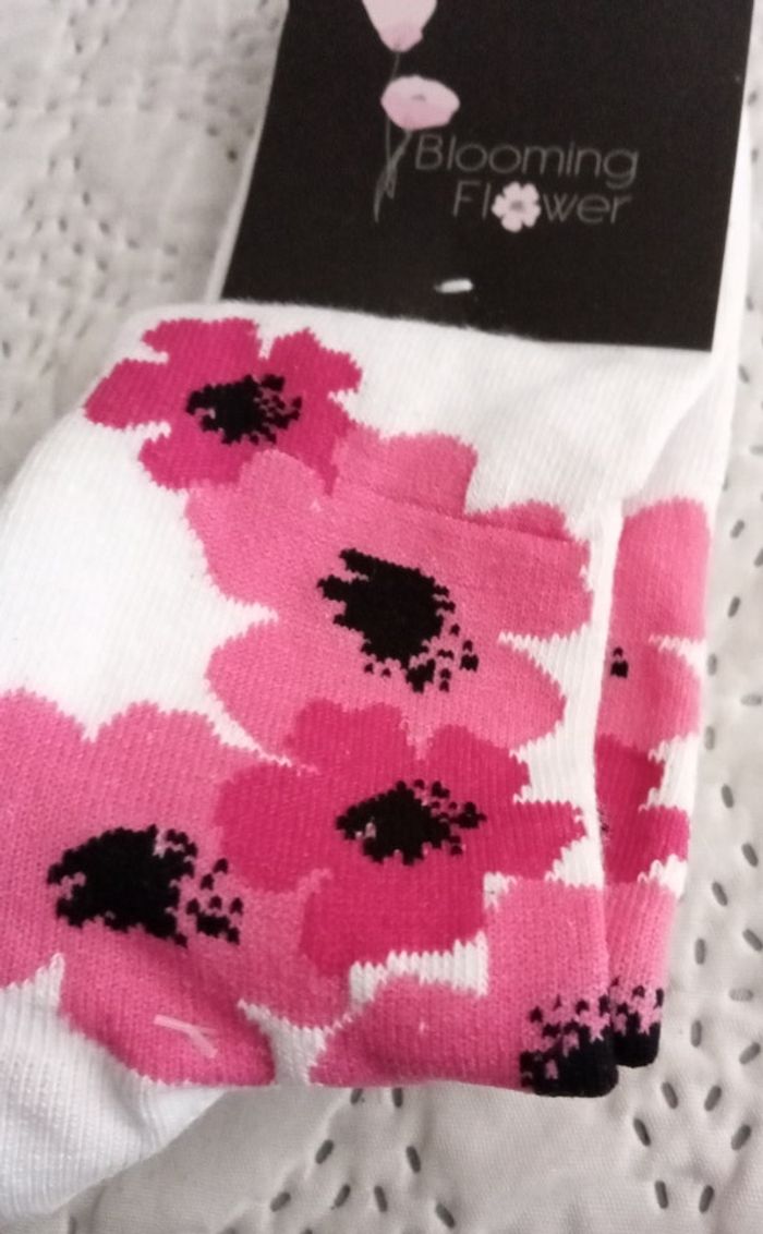 1 paire de chaussette neuves - photo numéro 2