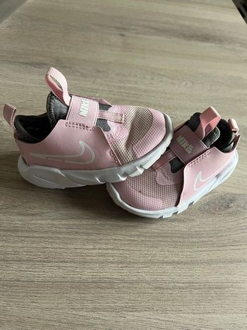 Baskets Nike pointure 22