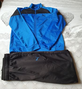 Survêtement puma de taille 15/16ans