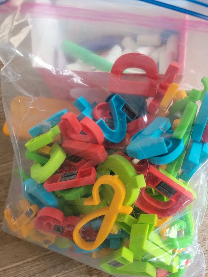 Lot aimant lettre craie et brosse - photo numéro 2