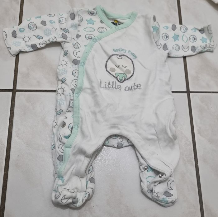 pyjama dors-bien garçon blanc et bleu ciel smiley taille 1 mois