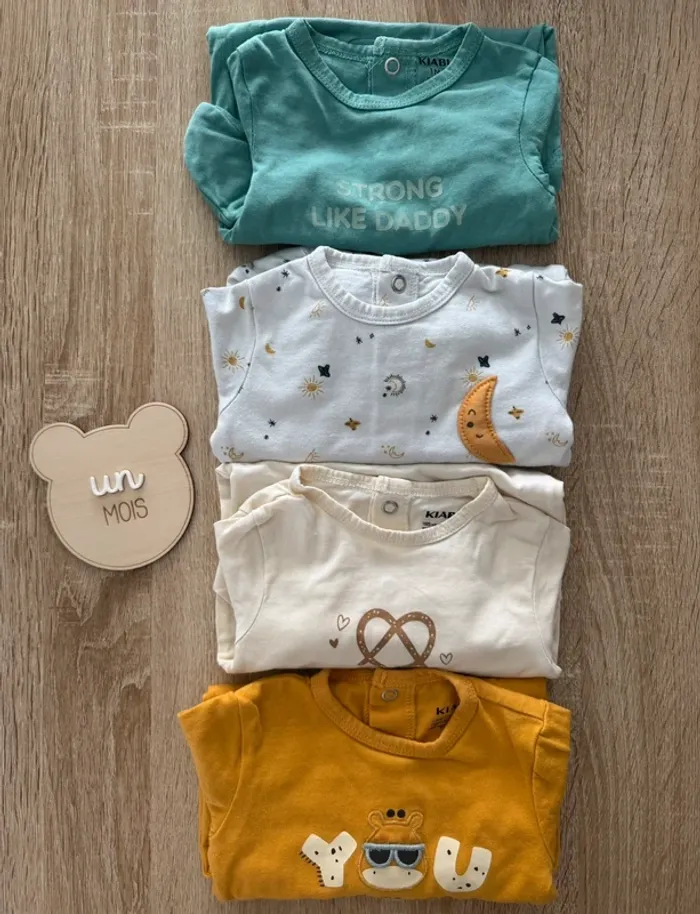 Lot de 4 pijamas - Taille 1 mois