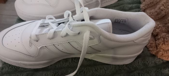 Basket Adidas neuves homme - photo numéro 3