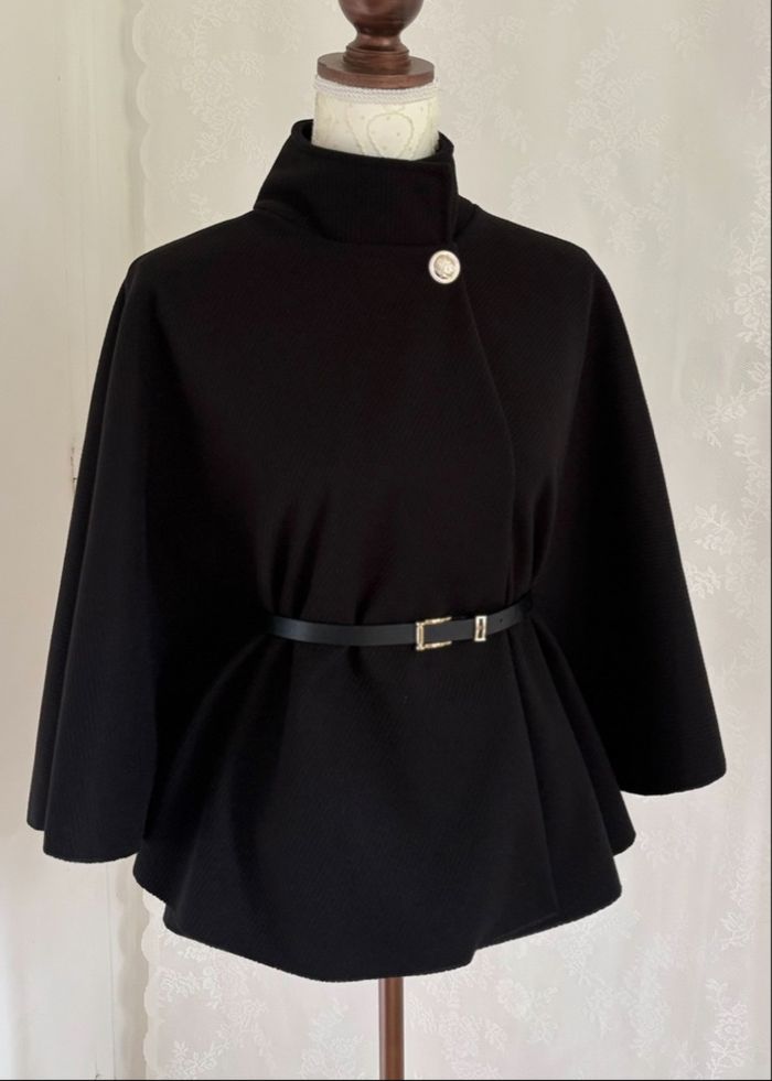 Cape poncho noir
