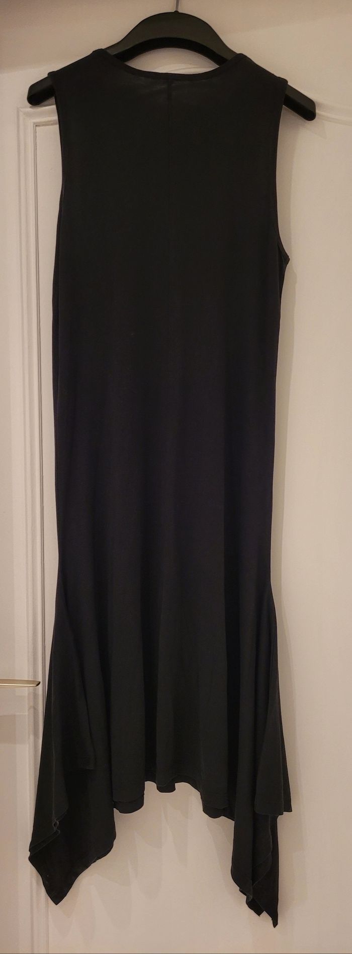 Tattoo Paris Robe  Longue TFr38/TM- Beige_Champagne avec Fines bretelles Dorées en TBE - photo numéro 4