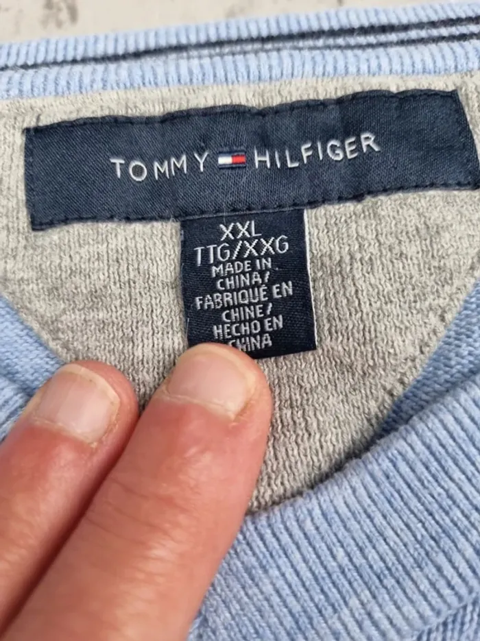 Pull col V Tommy Hilfiger bleu clair – Taille XXL Homme - photo numéro 5