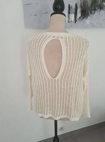 Joli pull ajouré taille S