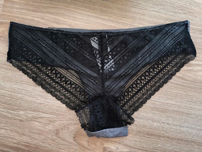 🖤 Culotte grise avec dentelle noire – Taille M – Neuve ! 🖤 - photo numéro 2