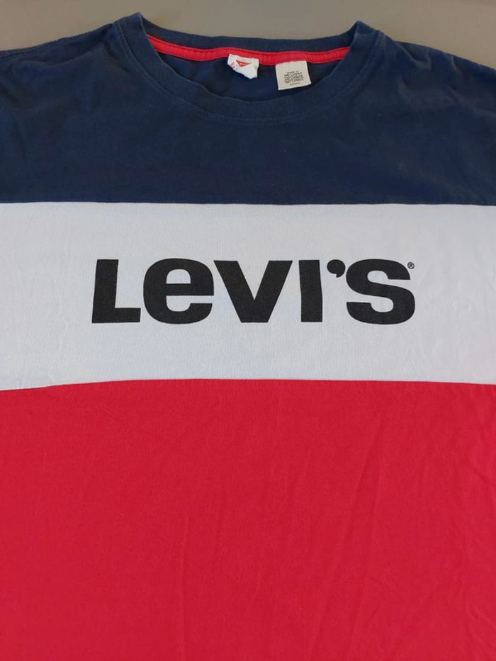 Tee-shirt court taille S Levis - photo numéro 2
