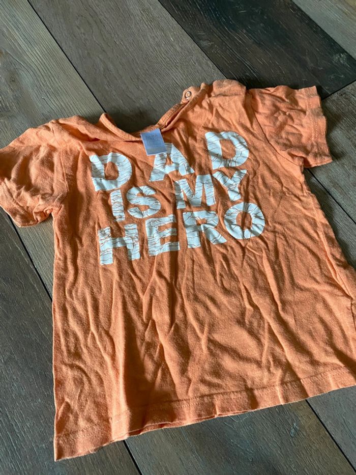 T-shirt Zara Dad is my Hero orange 18-24 mois