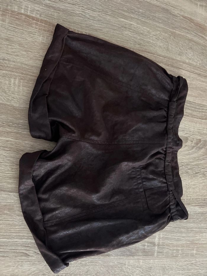 Short effet peu de pêche - photo numéro 3