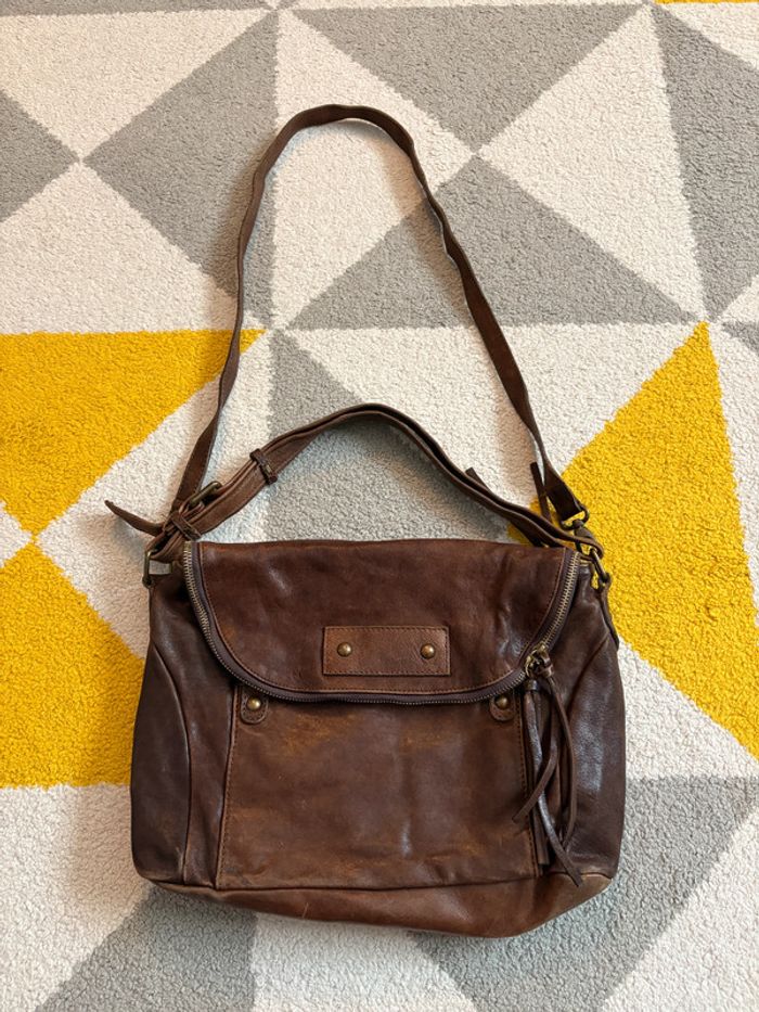 Sac à bandoulière en cuir marron Chantal B