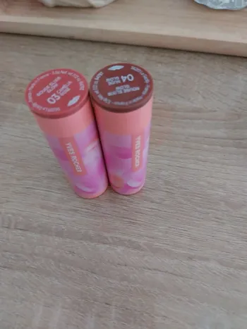 2 rouges à lèvres Yves Rocher