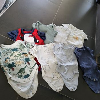 Bodies manches courtes 1 mois