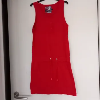 Robe rouge en coton