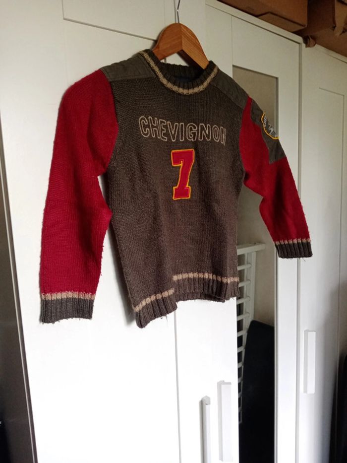 Pull marron/rouge T 5 ans