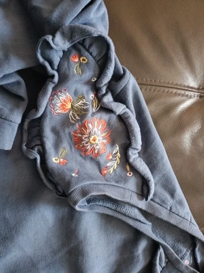 Sweat 16 ans epop fleurs broderie - photo numéro 3