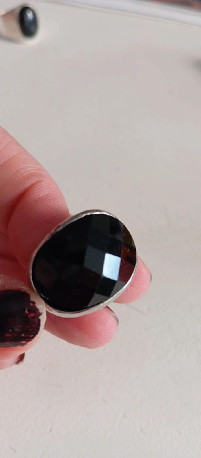 Bague en onyx noir facettes - photo numéro 2