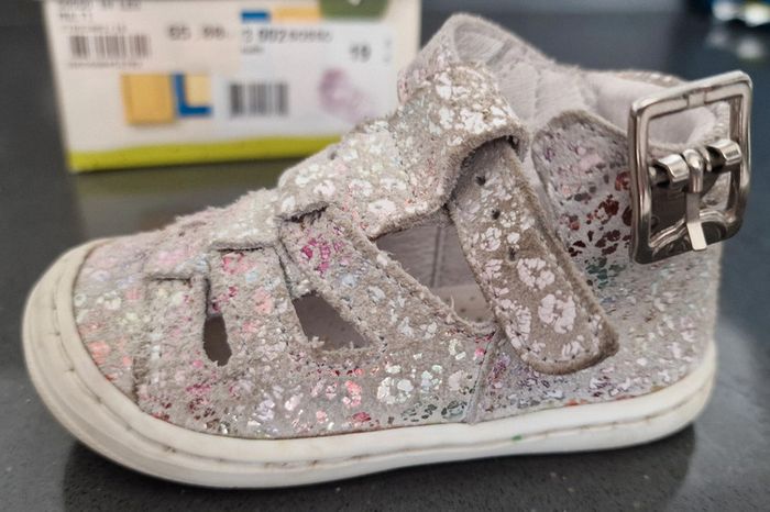 Chaussures 👟 1er pas babies T19 (BE avec défaut) - photo numéro 6
