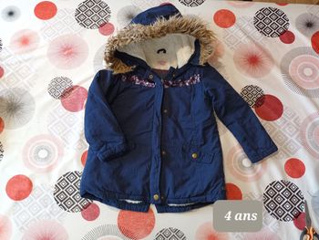 Manteau fourré ☃️  Taille 4 ans DPAM