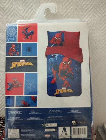 Parure de lit spiderman taille 140/200 cm taille oreiller 63/63 cm