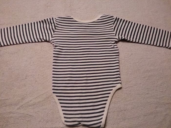 Body Disney Baby 18 mois (réf perso I12)(familleac72) - photo numéro 2
