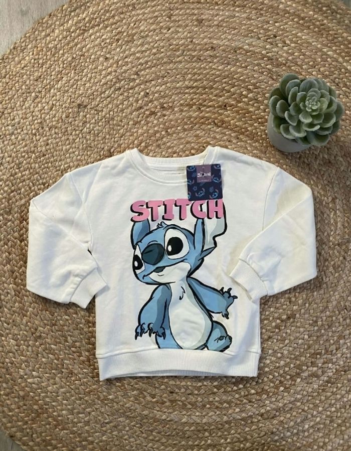 Sweat stitch 3/4 ans disney primark.