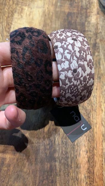 Lot bracelet rigide effet texture