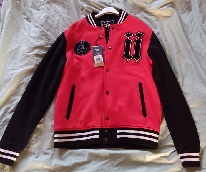 Vest Ünkut rouge et noire - photo numéro 3