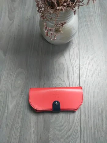 Boite à lunette rouge Kiss Signature Krys