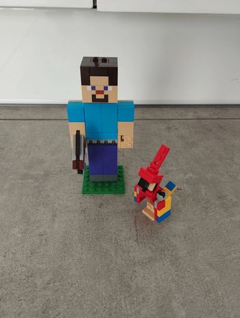 Lego Minecraft Steve avec perroquet 21148