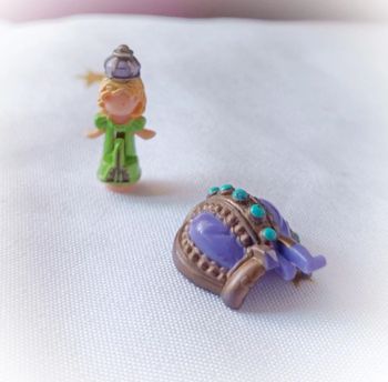 Figurine bague ring crown keepsake bluebird doll miniature micro mini small Polly pocket couronne