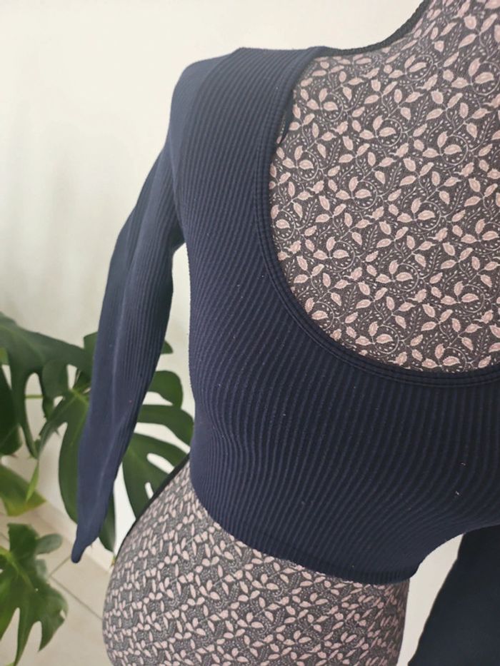 Crop top marque Stradivarius - photo numéro 2