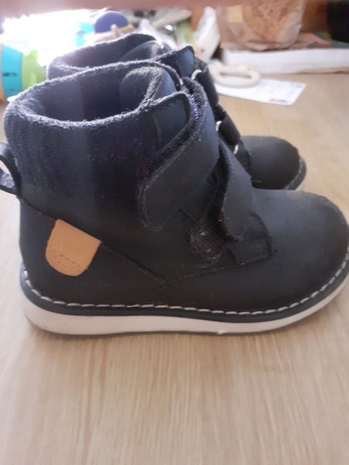 Chaussures montante pointure 22 - photo numéro 2