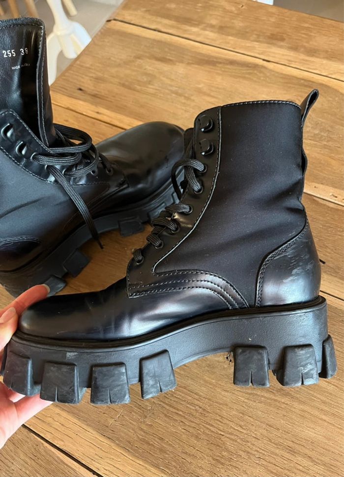 Bottes Monolith en cuir noires Prada - photo numéro 9