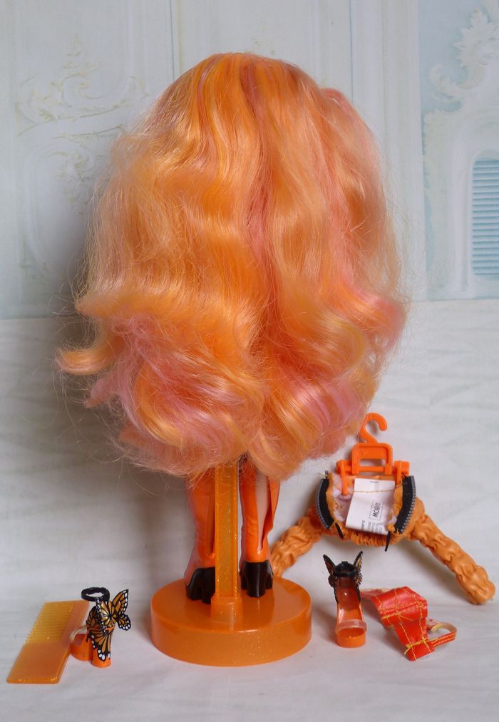 poupee Rainbow High Poppy Rowan - photo numéro 4