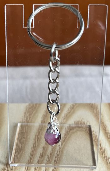 Porte clé perle bordeaux