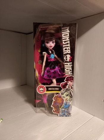 Monster high draculaura