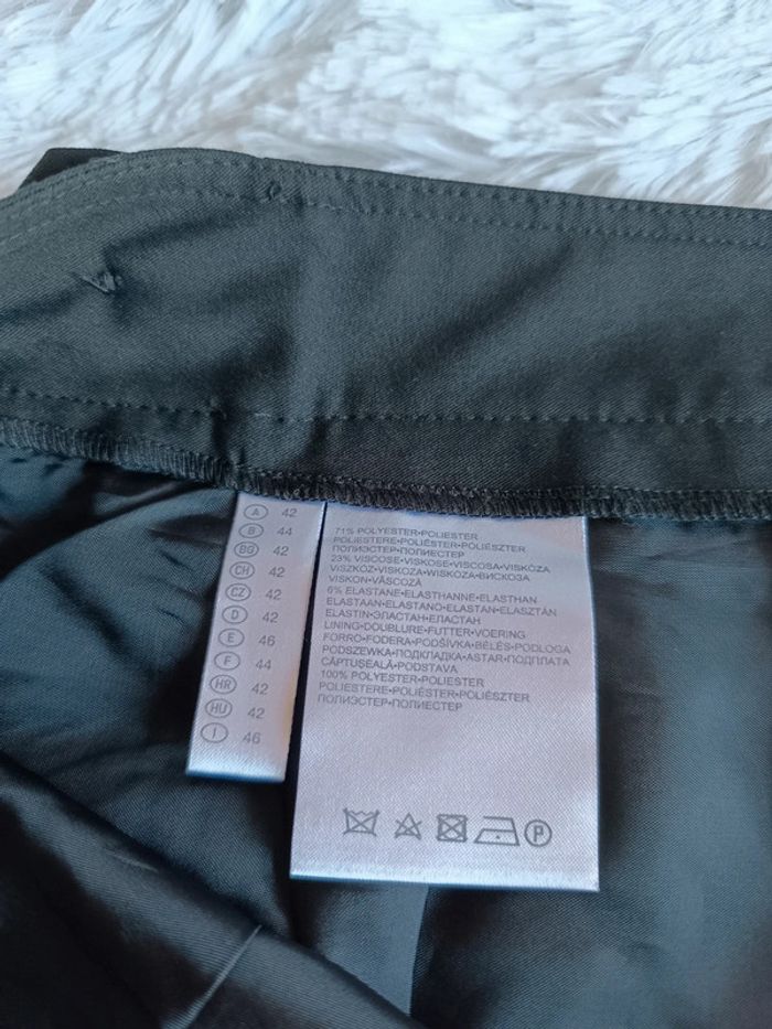 Jupe courte à poches T. 44 Yessica - photo numéro 6