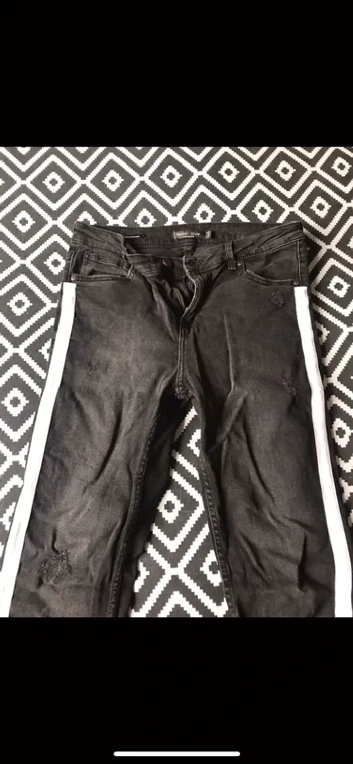 Jean bershka taille 38 - photo numéro 2