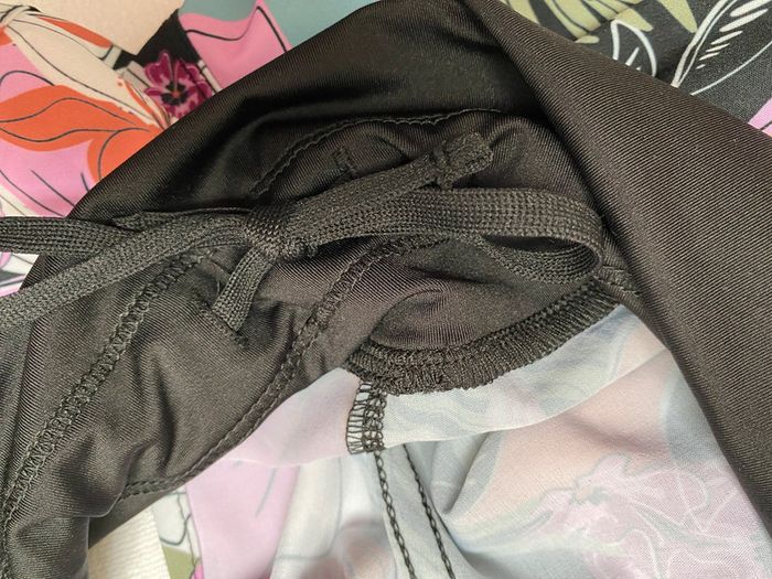 Boardshort noir et fleurs multicolores Roxy S - photo numéro 4