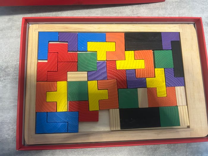 puzzle en bois construction constituer des figures - photo numéro 2