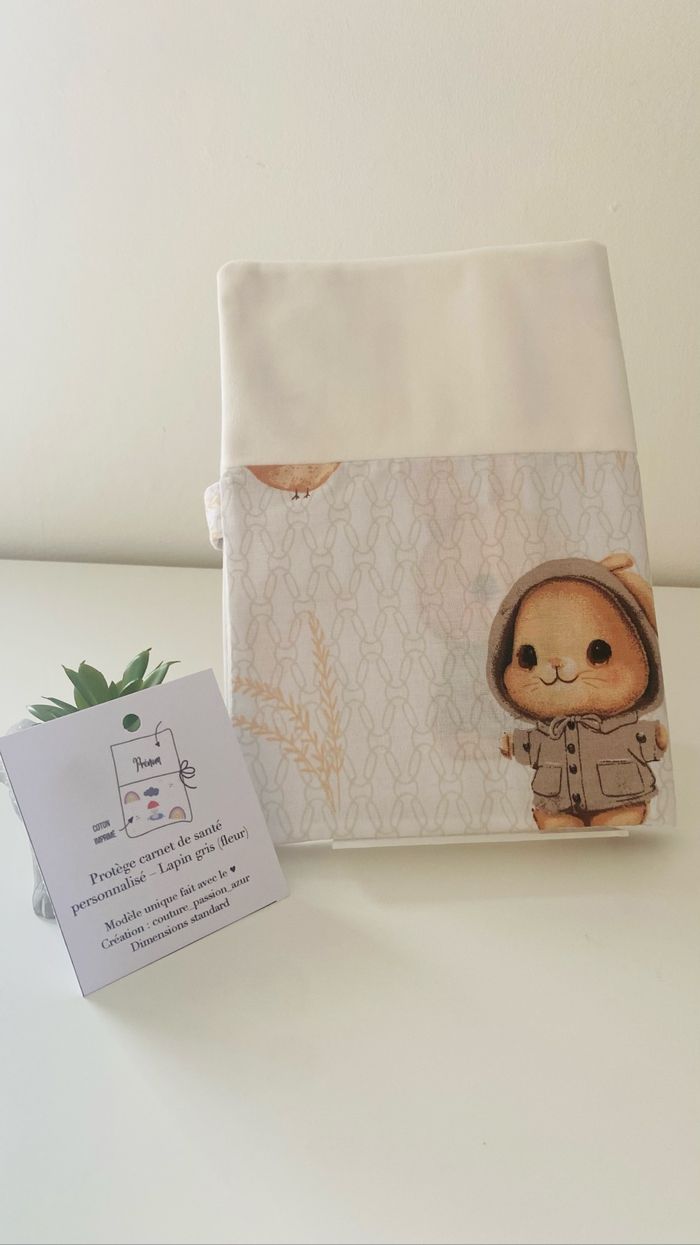 Protège carnet de santé personnalisable bébé enfant prénom lapin fleurs - photo numéro 2