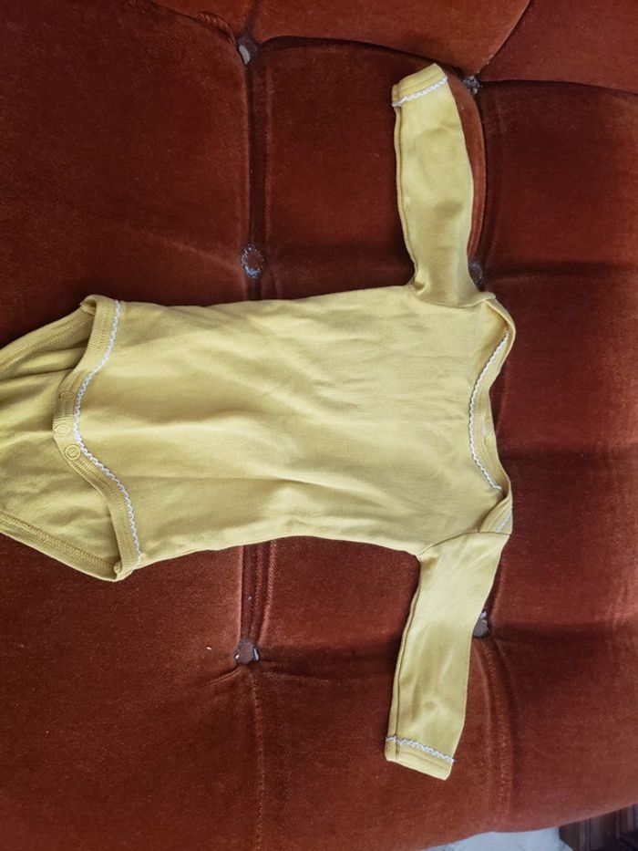 Lot de 6 bodies 4 petit bateau manches longues et 2 sans marques offerts - photo numéro 4