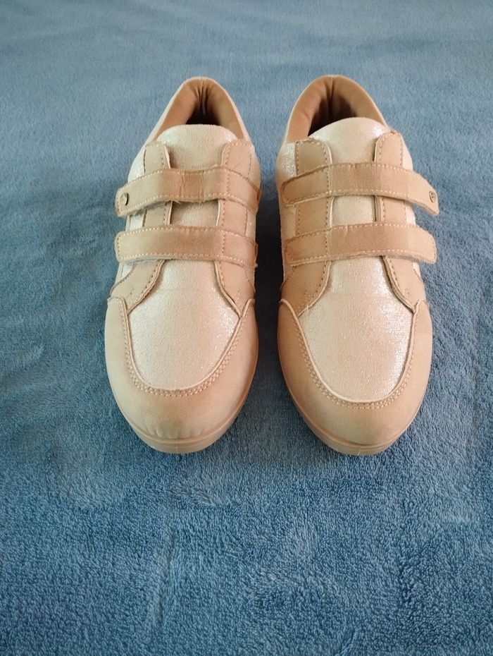 * Baskets beige et blanc brillant T41 - photo numéro 2