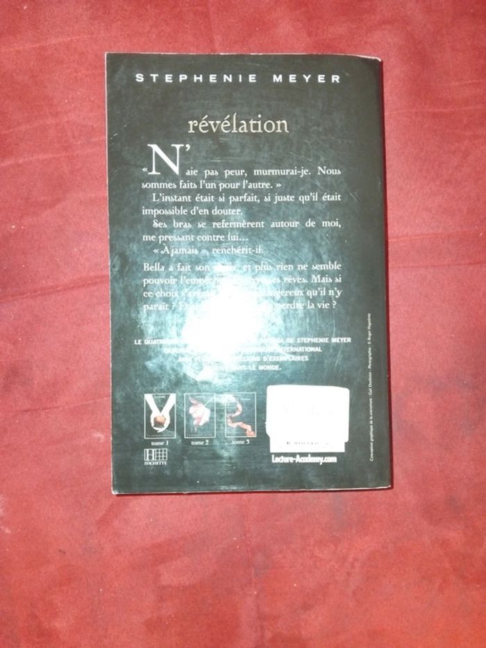 Révélation tome 4 Twilight - photo numéro 2