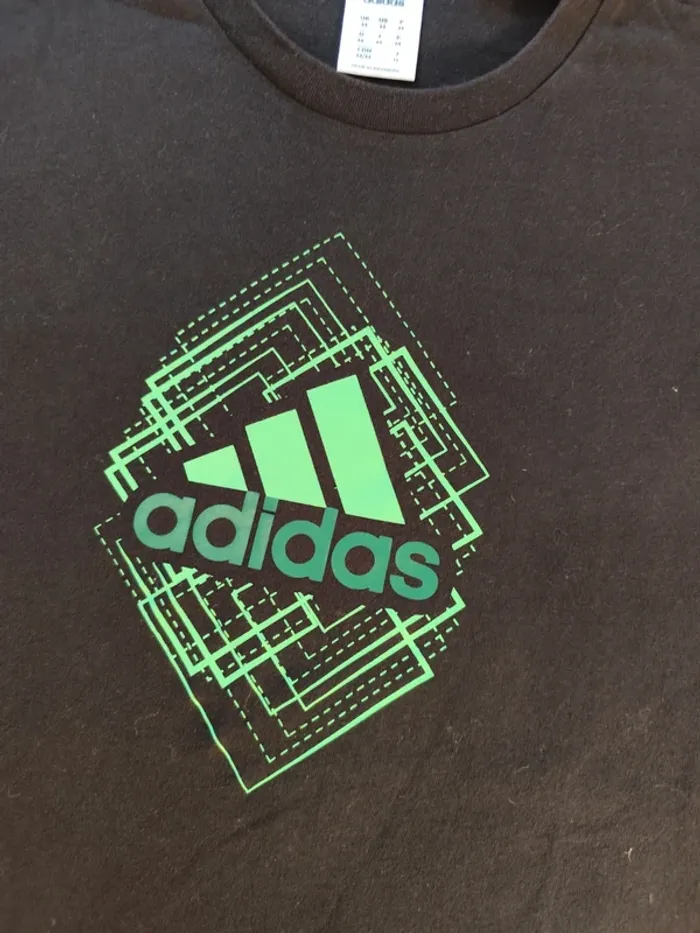 T-shirt adidas taille M très bon état - photo numéro 2