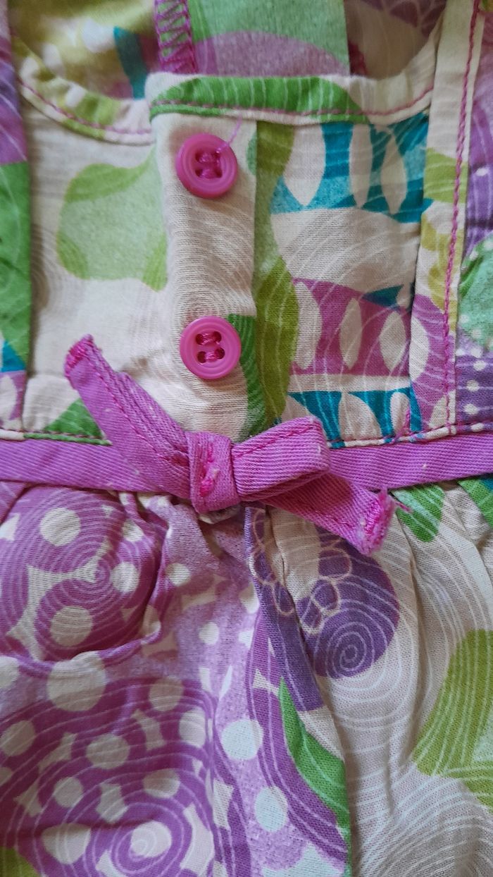 Robe pour bébé de 6 mois . - photo numéro 2
