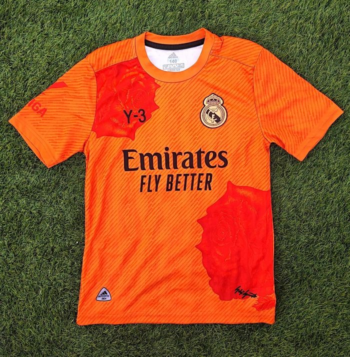 Maillot de foot Real Madrid Bellingham 5 neuf jamais porté taille 10 ans - photo numéro 2