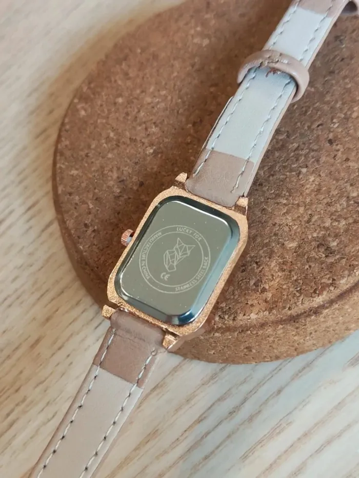 Montre beige rectangulaire, style vintage rétro - photo numéro 3